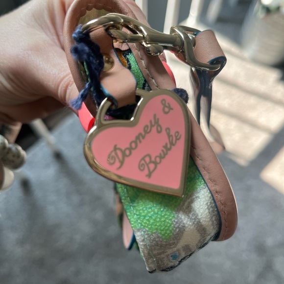 Disney Parks Dooney & Bourke Green Sketch Wristlet NWT Disney World Disneyland - Picture 8 of 8